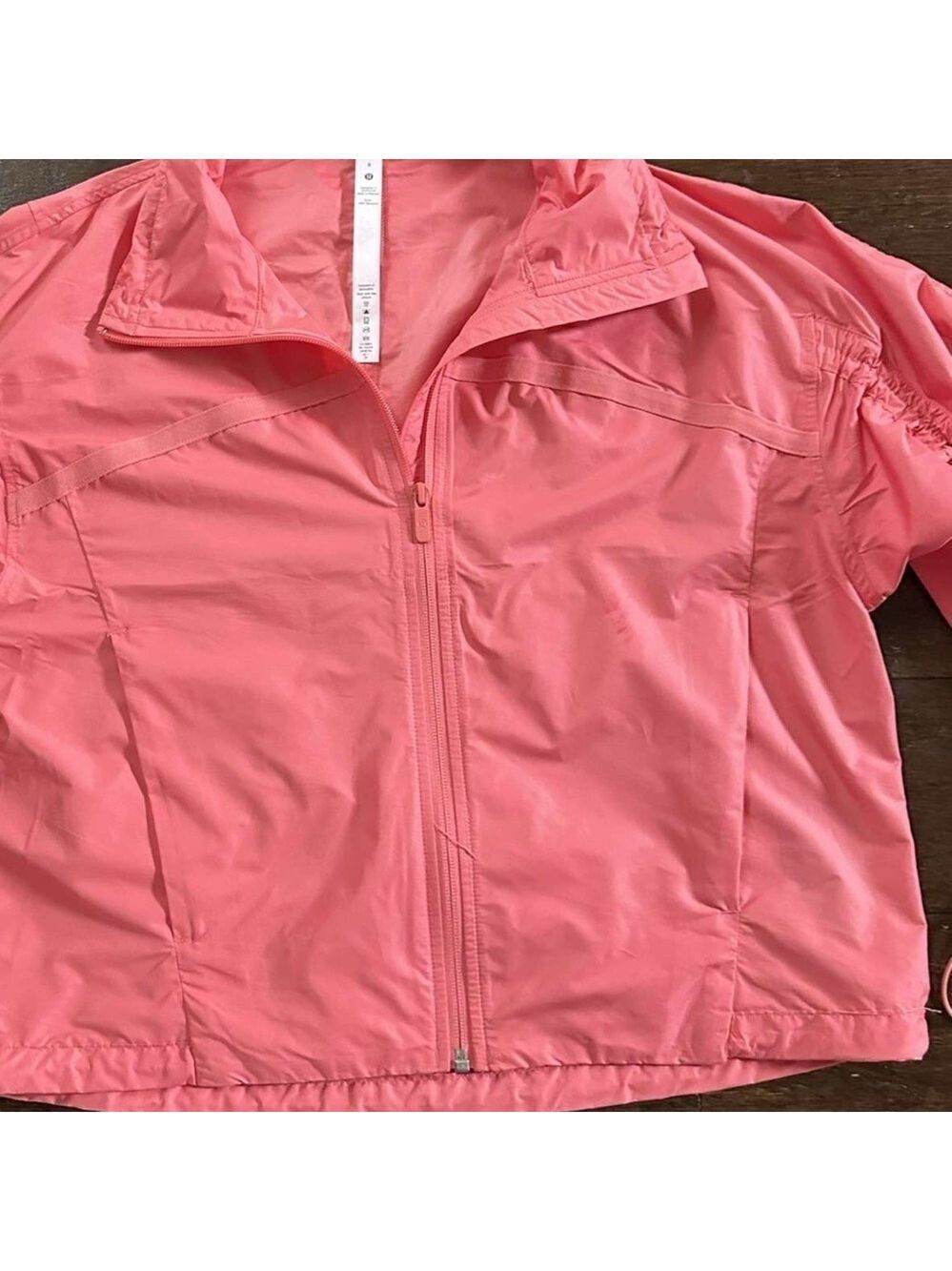 Lululemon Lightweight Cropped Track Jacket
Raspberry Cream Size 8 NWOT - Picture 12 of 15